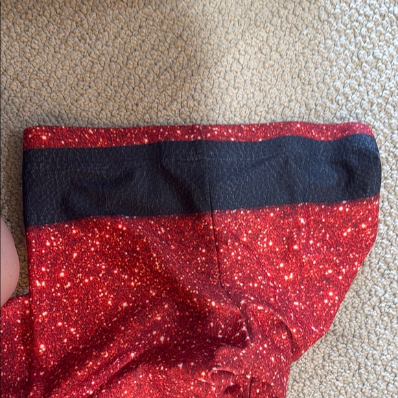 Red and Black Sparkle Leggings with Color-Blocking Design - Picture 4 of 4